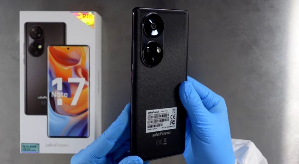 наклейка сзади телефона