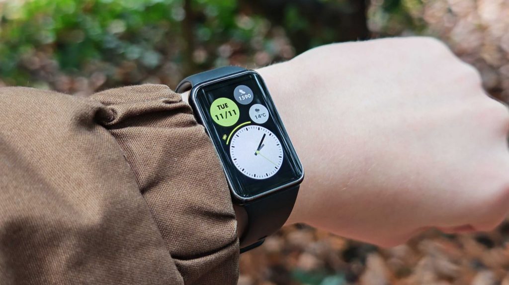 Какой фитнес-браслет купить вместо Mi Band