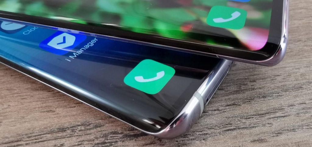 Недостатки изогнутого экрана в смартфоне