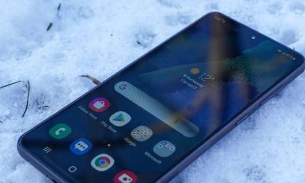 как защитить смартфон от холода