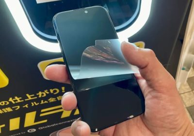 Плёнка на экране нового смартфона