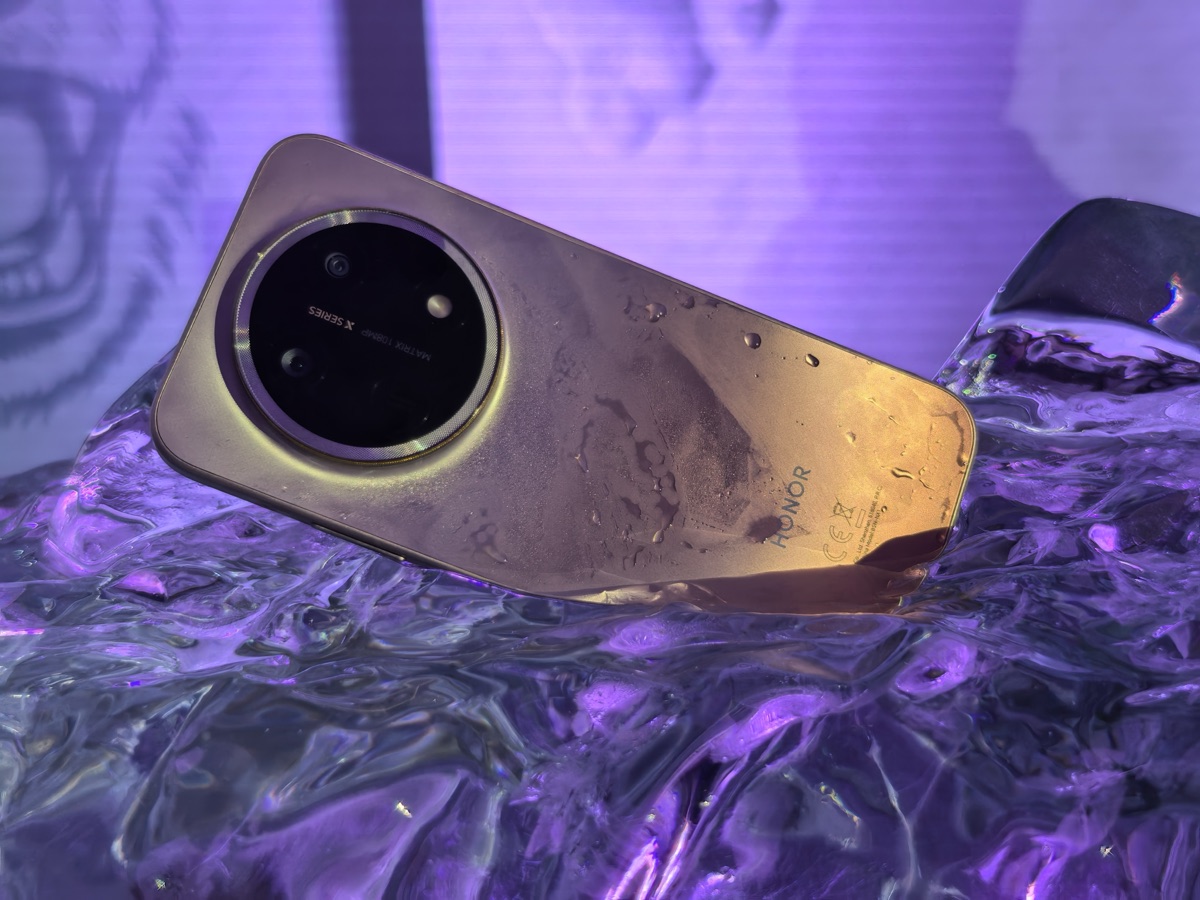 HONOR X9e Pro в золотистом цвете